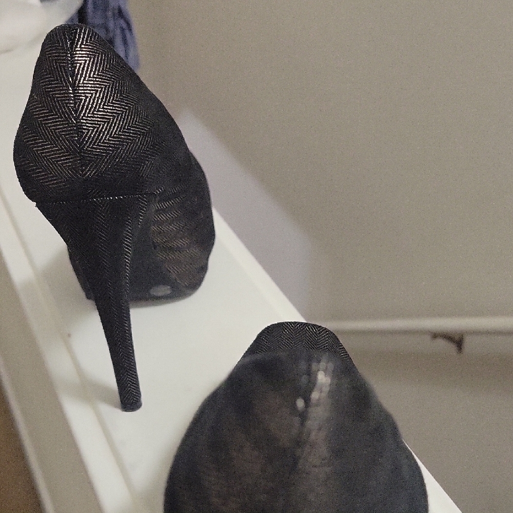 Jessica Simpson Black Herringbone Pointed Toe Stiletto Pumps